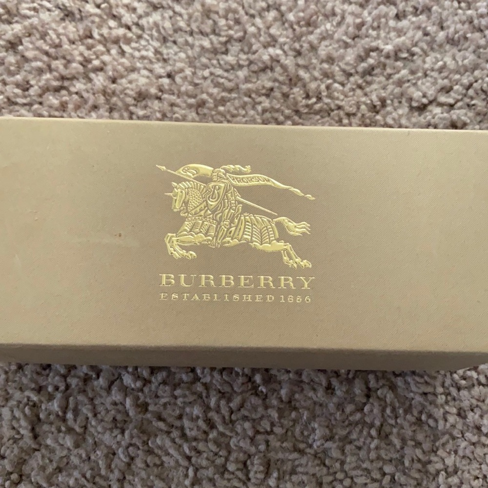 NEW BURBERRY SUNGLASSES